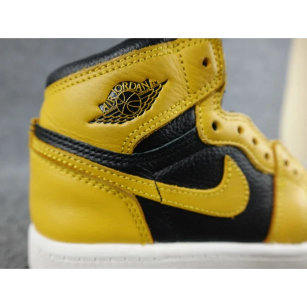 Air Jordan 1 High OG Kids Yellow Black Leather‎ Sneakers Sz 1Y
